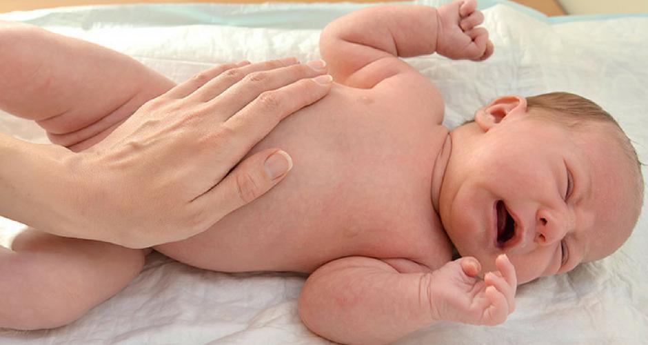 Понос у новорожденного – крайне неприятное явление