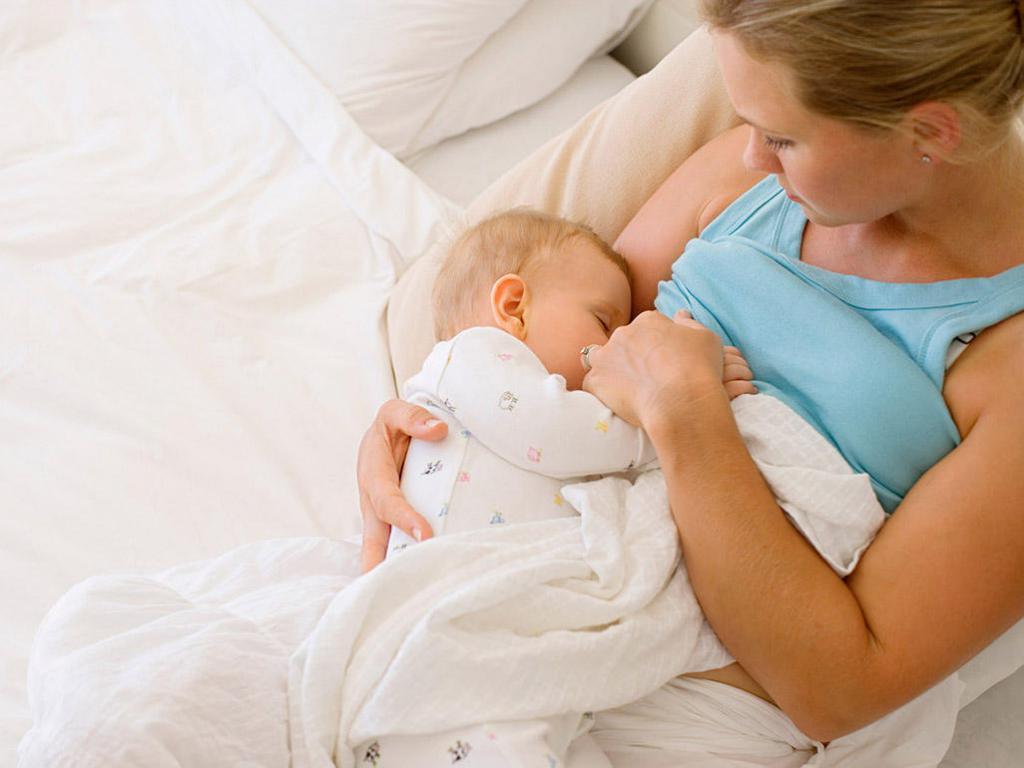 Кормление грудью усиливает взаимосвязь между ребенком и матерью