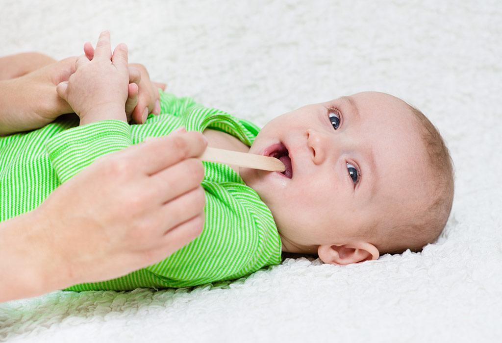 Заболевания горла у новорожденных детей – явление достаточно распространенное