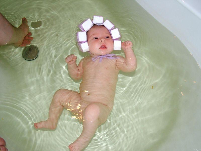 Вечернее купание успокоит и расслабит малыша