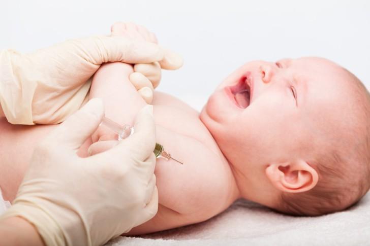 Прививка ребенку в роддоме