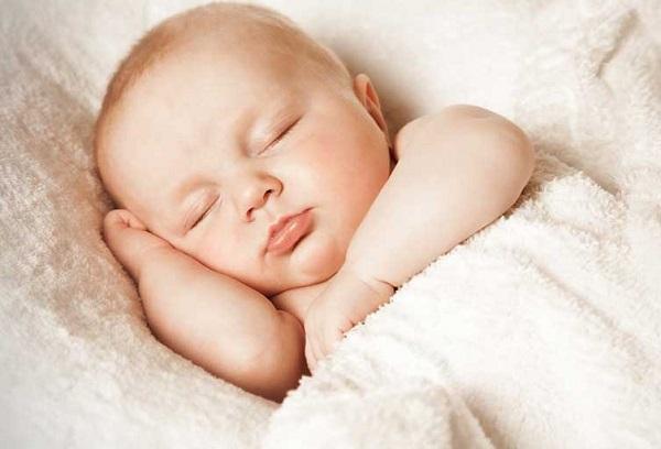 Продолжительность сна у грудничка зависит от возраста и индивидуальных особенностей